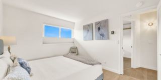 Darling Fully Furnished Condo Bathed in Natural Light Gallery 12