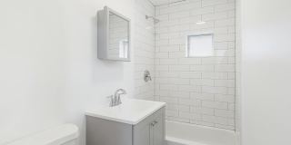 1430 W Superior Street unit: 2R Gallery 4