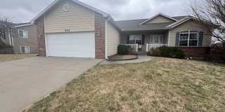 Spacious west side 3 Bedroom, 2 Bath home, close to Ft. Riley! Gallery 1