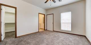 !!50 Percent off your 1st Months Rent!! Spacious 1BD/1BTH Apartment with a Private Balcony in the Heart of Norman! Gallery 22