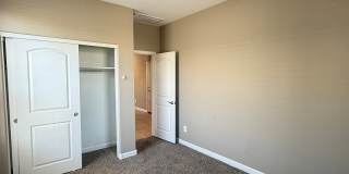 Beautiful Newer 4 Bedroom 3 Bathroom Anthem at Merrill Ranch Home! Gallery 8