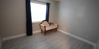 Renovated 2/2 in quite 55+ community Gallery 13