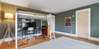 400 Quaker Lane N Gallery 29