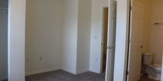 Beautiful 3 BR/3 1/2 BA Townhouse in Stonegate!! Gallery 8