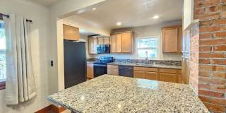 $2,995 - 5 Bed / 3 Bath Stunning and Spacious Home on South Hill Gallery 14