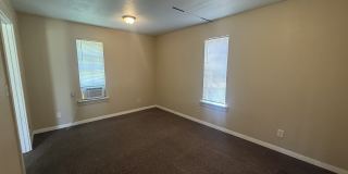 302 1/2 Burleson 302 1/2 Burleson Gallery 3
