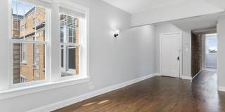 1106 W Glenlake Ave Gallery 3