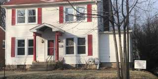 LARGE 5 Bed/2Bath Hoosier-style home close to campus Gallery 3