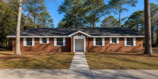 Updated 2BR/2BA Duplex in Downtown Springfield – Modern Finishes & Spacious Layout Gallery 1