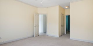 3 bed/2 1/2 Bath. Pet Friendly, Pool, Gallery 10