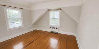 432 Beach Avenue Gallery 19