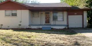 Charming 3-Bedroom Home in Western Hills! Gallery 1