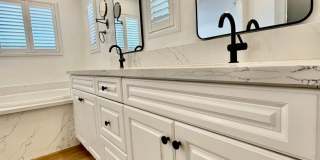 Beautifully Remodel Townhouse with AC & Two Car Garage! Beautifully Remodel Townhouse with AC & Two Car Garage! Gallery 34