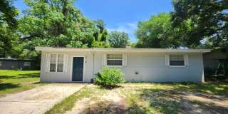2 Nevada Cir Pensacola. MOVE IN SPECIAL: HALF OFF first full month of rent!!! Gallery 1