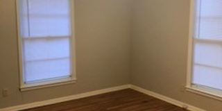 Three Bedroom 1 Bath Home/1 Car Carport Gallery 9