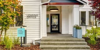 The Lakehouse Gallery 16