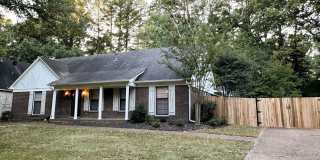 Spacious Germantown home! Fully Fenced! Walking distance to Farmington Elementary. Small pets are welcome. 2 bedrooms down. Gallery 1