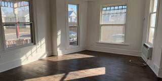 2 Week Free Move-In Special! Charming Renovated 1BR Near The Pearl & River Walk Gallery 4
