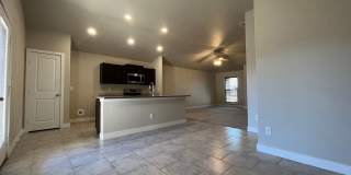 3 Bedroom 2 bathroom house in Bell Farms Gallery 1