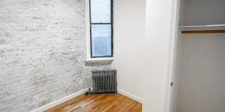 250 E 3rd St Gallery 7