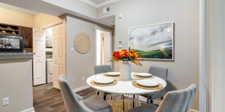 Hollister Place Gallery 11