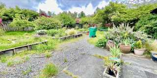 Charming  home on quiet street, great location Gallery 22