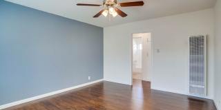 6028 - 6100 West Blvd Gallery 10