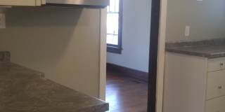 Lovely 2bd/1bth home with attached garage near Columbia Park and Zoo Gallery 7