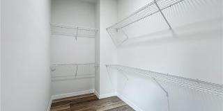 912 Anthony Street E Gallery 8