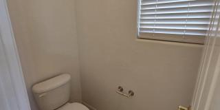 2709 W Redwood Lane Gallery 21