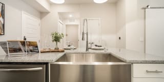 Magnolia Square Gallery 4