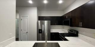 Beautifully Updated Bethany Townhome with Private Backyard and Modern Finishes Gallery 11