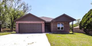 Beautiful new construction with nice amenities with a country feel. Gallery 1