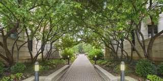 400 North Clinton Street Gallery 19