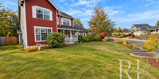 Beautiful 3-Bedroom Home with A/C, Expansive Yard, Deck & Light-Filled Living Spaces Gallery 1