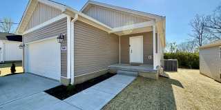 5 Bed 3 Bath Home With Hot Tub In West Chester, OH Gallery 1
