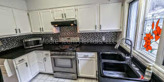 2 Bed / 3 Bath Condo - Office, Pool, Clubhouse & Garage Gallery 3