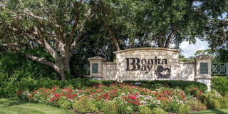 ** BONITA BAY ** BEAUTIFUL 2 PLUS A DEN FURNISHED HOME ** SEASONAL OR 6 MONTH AND 1 DAY TO 12 MONTHS LEASE STARTING APRIL 1, 2026  ** BEAUTIFUL BONITA BAY AT BAY POINTE ** Gallery 3