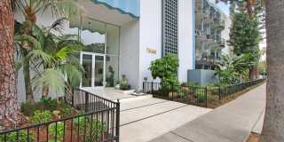 Spacious & Bright 3BR Condo with Bonus Room, Secured Parking & Hollywood History! Spacious & Bright 3BR Condo with Bonus Room, Secured Parking & Hollywood History! Gallery 1