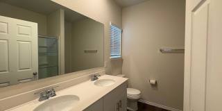 Open-Concept Living with Easy Access to I-10 & Loop 1604 Gallery 15