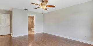 ** GOLDEN GATE CITY ** 3 BED + DEN / 2 BATH - FENCED YARD - NO HOA! - ANNUAL RENTAL Gallery 13