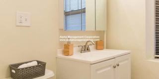 Amazing Coolidge Corner Apt right by T, Shopping, Nightlife and Restaurants.  Quick commute to BU! Gallery 9