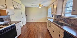 Incredible 3 Bed in Edmond Gallery 11