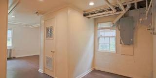 2027-2028 School Year / 8 Bdrm / 3 Bath Steps from UVA Grounds Gallery 19