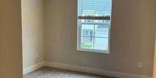 Desirable 3/2.5 Townhome Available Now! Gallery 16