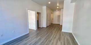 725 W Pratt Gallery 77