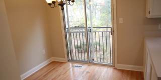 Exquisite Renovated Townhome in Germantown Estates Gallery 5