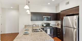 Hollister Village Gallery 36