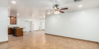 1100 W 12th Street Gallery 10