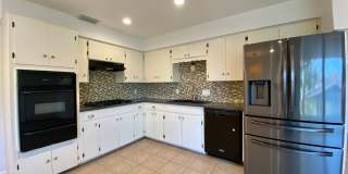 Hidden 4 Bed 2 Bath Gem in South Austin! Gallery 13